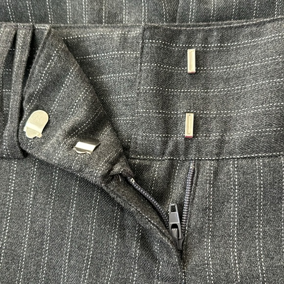 No Boundaries Women’s Pinstripe casual business pants. Size 5 gray - Picture 5 of 11